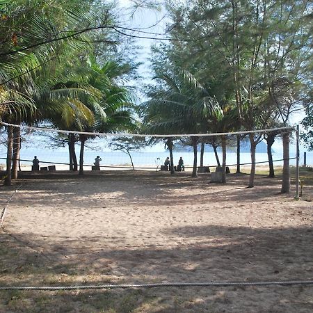 Tanjung Demong Beach Resort Kampung Kuala Besut Екстериор снимка