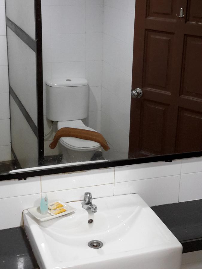 Tanjung Demong Beach Resort Kampung Kuala Besut Екстериор снимка